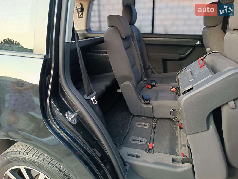 Минивэн Volkswagen Touran 2006 в Днепре