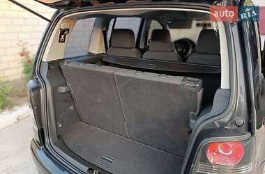 Мінівен Volkswagen Touran 2006 в 