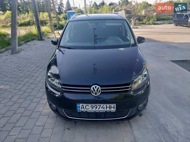 Мінівен Volkswagen Touran 2011 в 