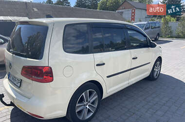 Минивэн Volkswagen Touran 2011 в 