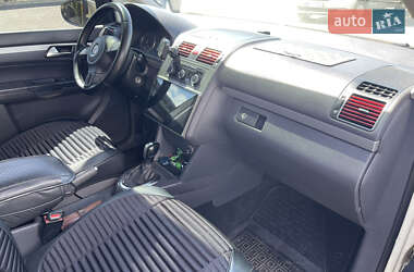 Минивэн Volkswagen Touran 2011 в 