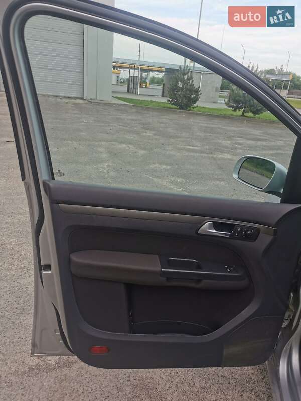Минивэн Volkswagen Touran 2009 в Любомле