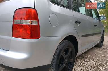 Минивэн Volkswagen Touran 2004 в 