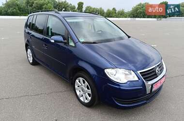 Мінівен Volkswagen Touran 2009 в Києві