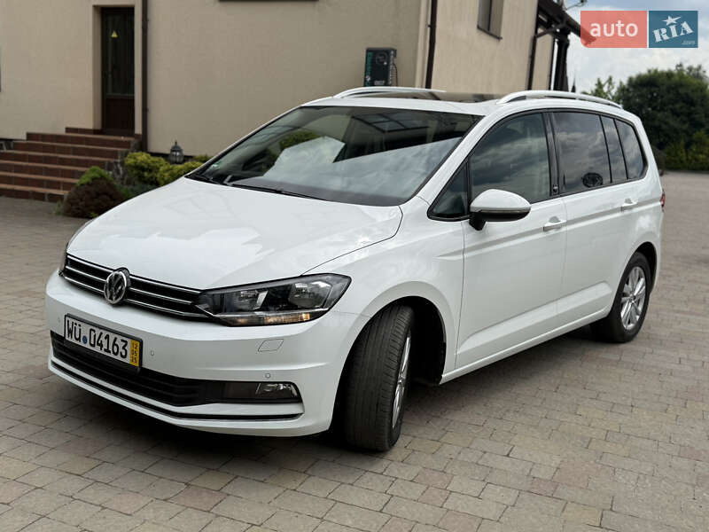 Мікровен Volkswagen Touran 2017 в Стрию
