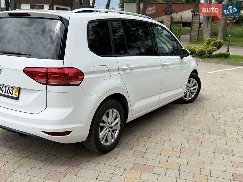 Мікровен Volkswagen Touran 2017 в Стрию