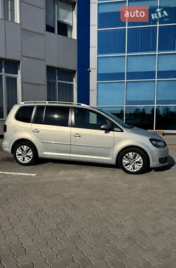 Минивэн Volkswagen Touran 2013 в 