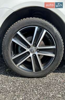 Минивэн Volkswagen Touran 2013 в 