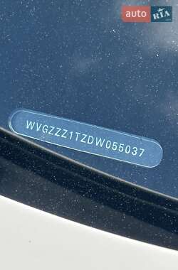 Минивэн Volkswagen Touran 2013 в 