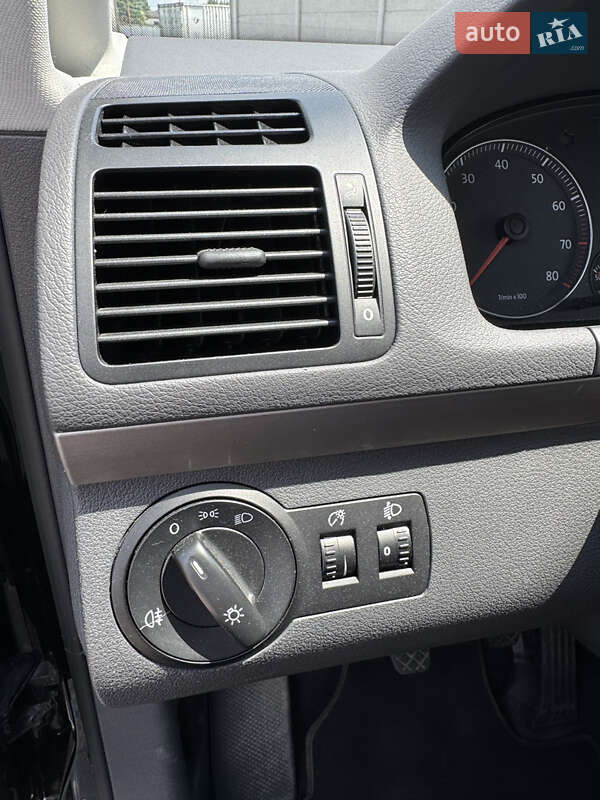 Минивэн Volkswagen Touran 2008 в Виннице