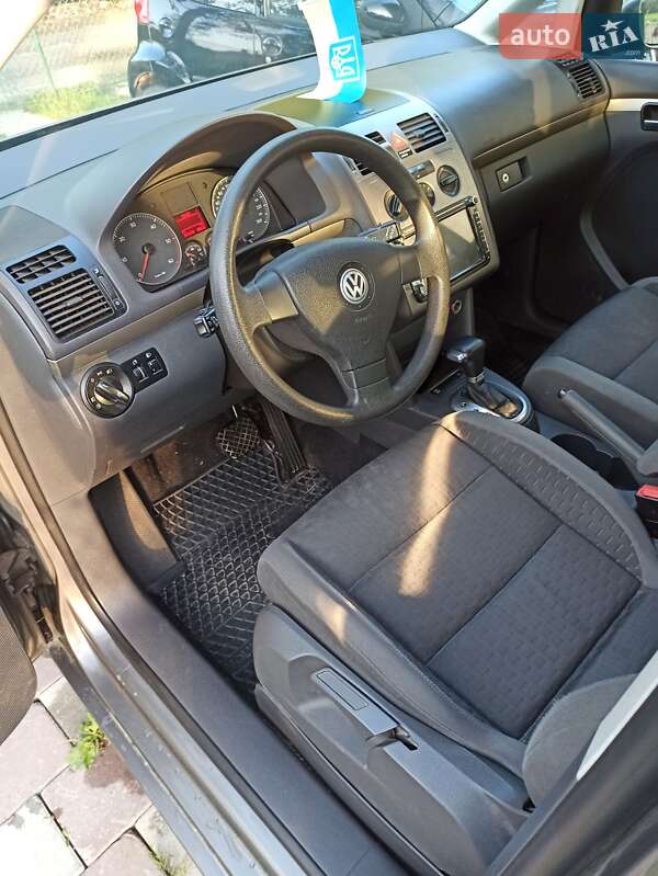 Мінівен Volkswagen Touran 2007 в Городку