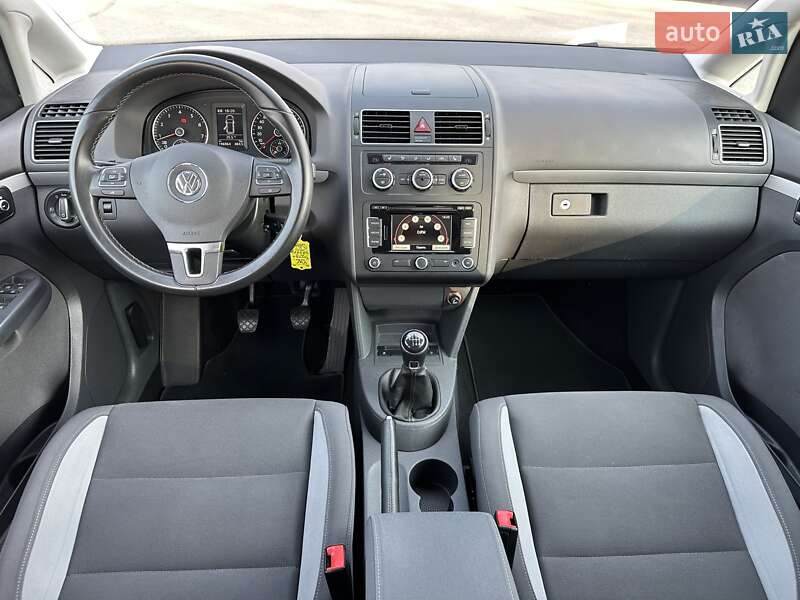 Мінівен Volkswagen Touran 2014 в Луцьку