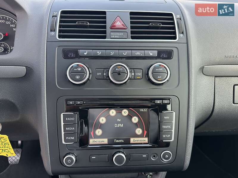 Мінівен Volkswagen Touran 2014 в Луцьку