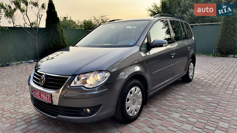 Минивэн Volkswagen Touran 2008 в 