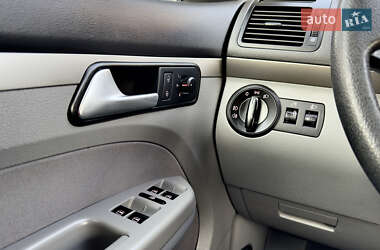 Мінівен Volkswagen Touran 2008 в 