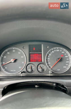 Мінівен Volkswagen Touran 2005 в 