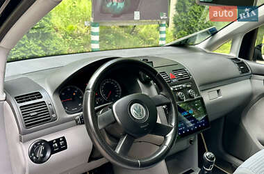 Минивэн Volkswagen Touran 2004 в 