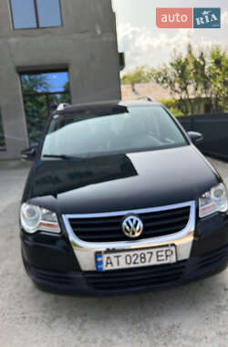 Мінівен Volkswagen Touran 2009 в Долині