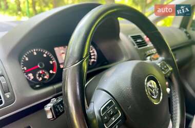 Мінівен Volkswagen Touran 2012 в 