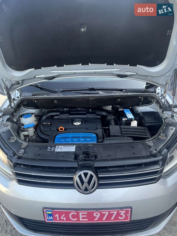 Мінівен Volkswagen Touran 2011 в Калуші