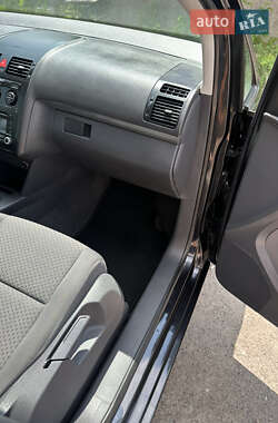 Минивэн Volkswagen Touran 2006 в 