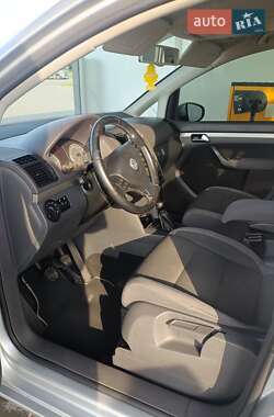 Минивэн Volkswagen Touran 2010 в 