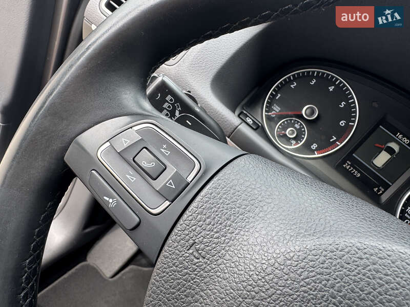 Минивэн Volkswagen Touran 2011 в Белой Церкви
