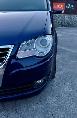 Минивэн Volkswagen Touran 2008 в 