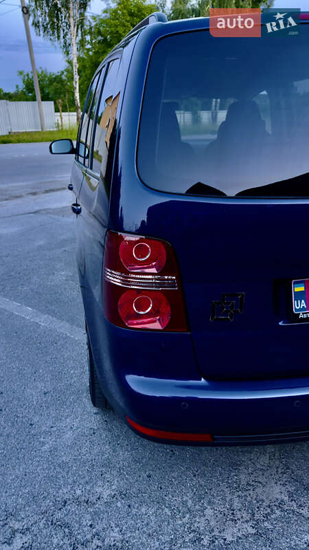 Минивэн Volkswagen Touran 2008 в Шепетовке