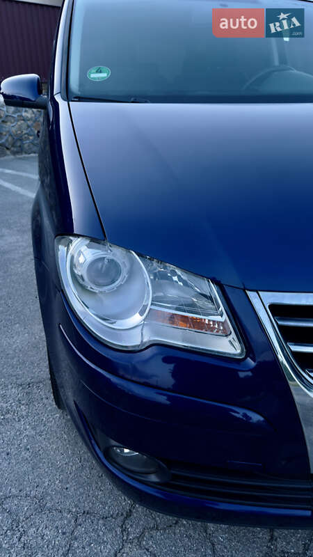 Минивэн Volkswagen Touran 2008 в Шепетовке