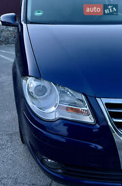 Минивэн Volkswagen Touran 2008 в 