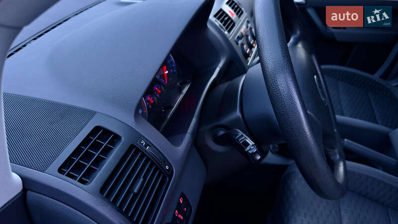 Минивэн Volkswagen Touran 2008 в Шепетовке