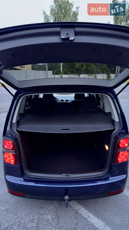 Минивэн Volkswagen Touran 2008 в Шепетовке