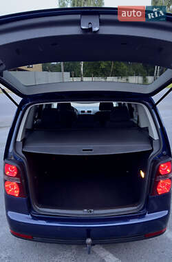 Минивэн Volkswagen Touran 2008 в 