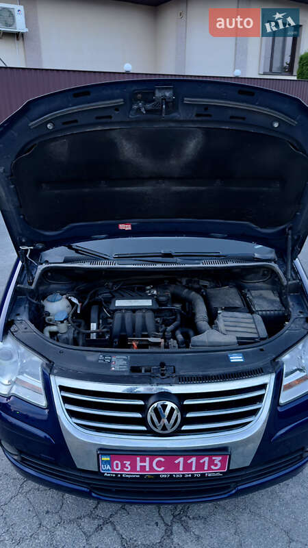 Минивэн Volkswagen Touran 2008 в Шепетовке