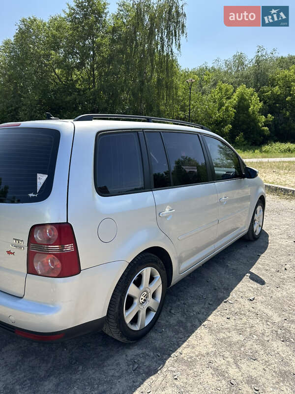 Мінівен Volkswagen Touran 2010 в Ковелі