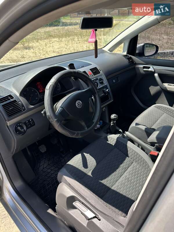 Мінівен Volkswagen Touran 2010 в Ковелі