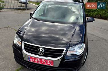 Минивэн Volkswagen Touran 2009 в 