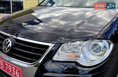 Минивэн Volkswagen Touran 2009 в 