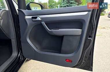 Минивэн Volkswagen Touran 2009 в 