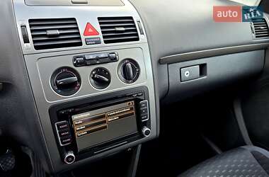 Минивэн Volkswagen Touran 2009 в 