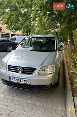 Минивэн Volkswagen Touran 2006 в Черновцах