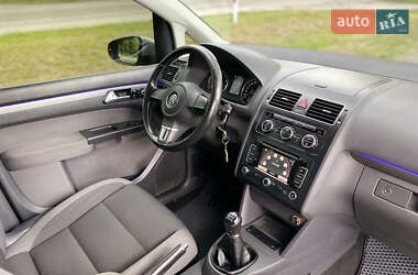 Минивэн Volkswagen Touran 2015 в 