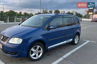 Минивэн Volkswagen Touran 2004 в Киеве
