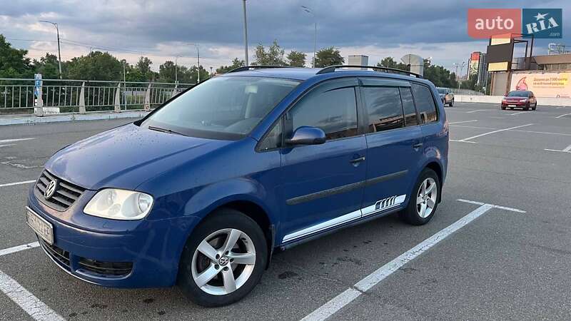 Мінівен Volkswagen Touran 2004 в Києві