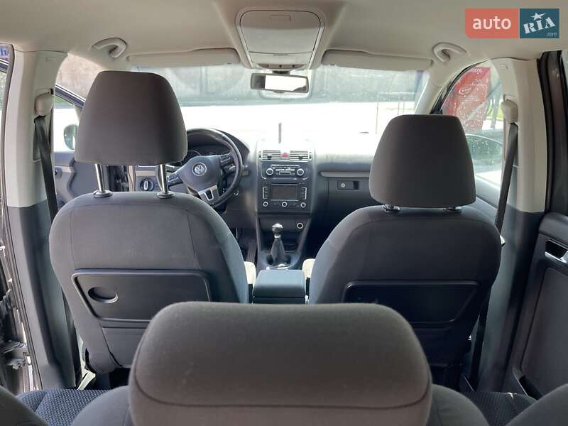 Минивэн Volkswagen Touran 2011 в Кременце