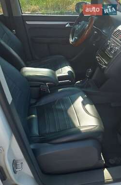 Минивэн Volkswagen Touran 2014 в 