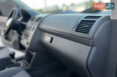 Минивэн Volkswagen Touran 2005 в 