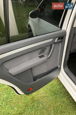 Минивэн Volkswagen Touran 2012 в 