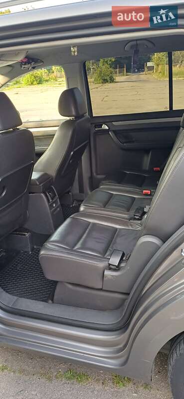 Минивэн Volkswagen Touran 2008 в Запорожье фото 8 Минивэн Volkswagen Touran 2008 в Запорожье
